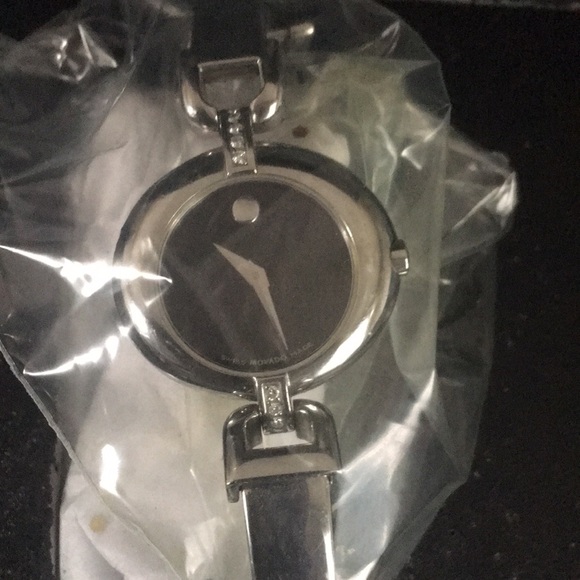 MOVADO Diamond two-tone, petite 26mm - Picture 9 of 11